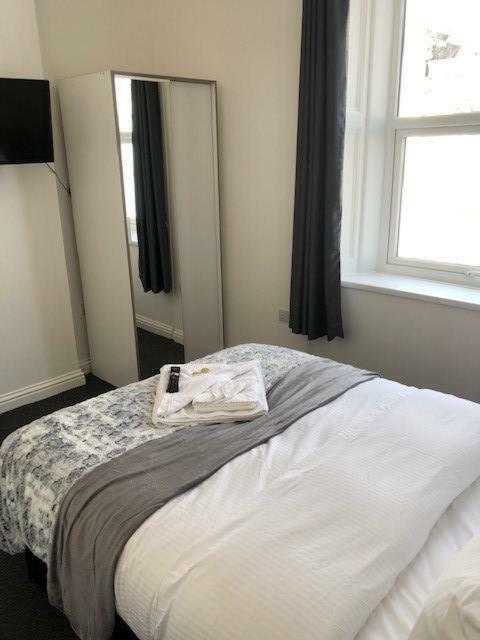 Ocean Holiday Apartments Плімут Екстер'єр фото
